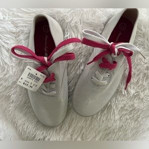 NWT Kids sneakers